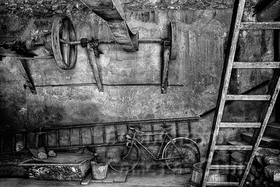 The Old Bike and Ladders